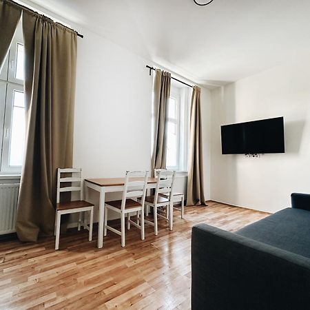 Crimson Charm Apartment Prague Exterior photo
