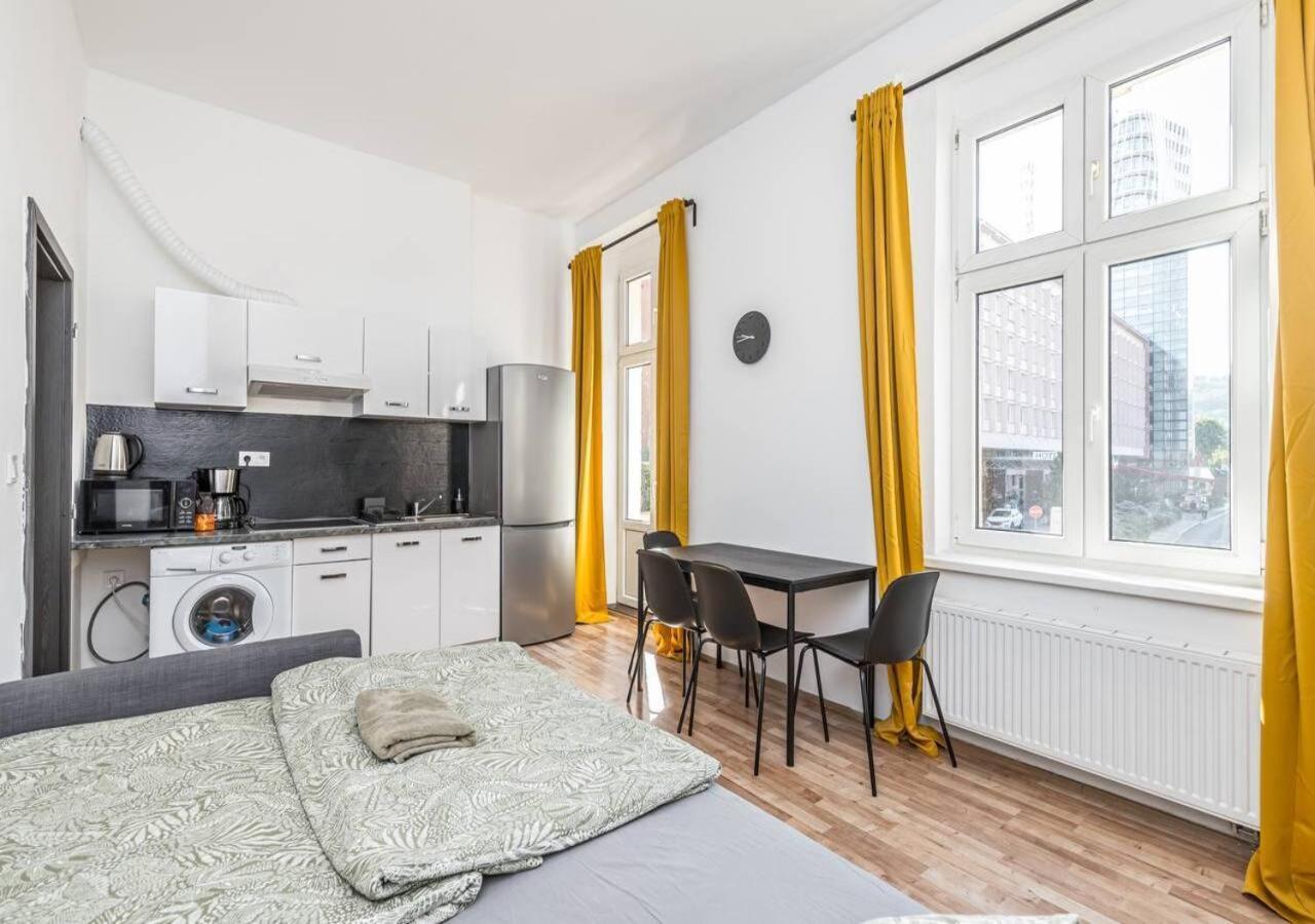Crimson Charm Apartment Prague Exterior photo